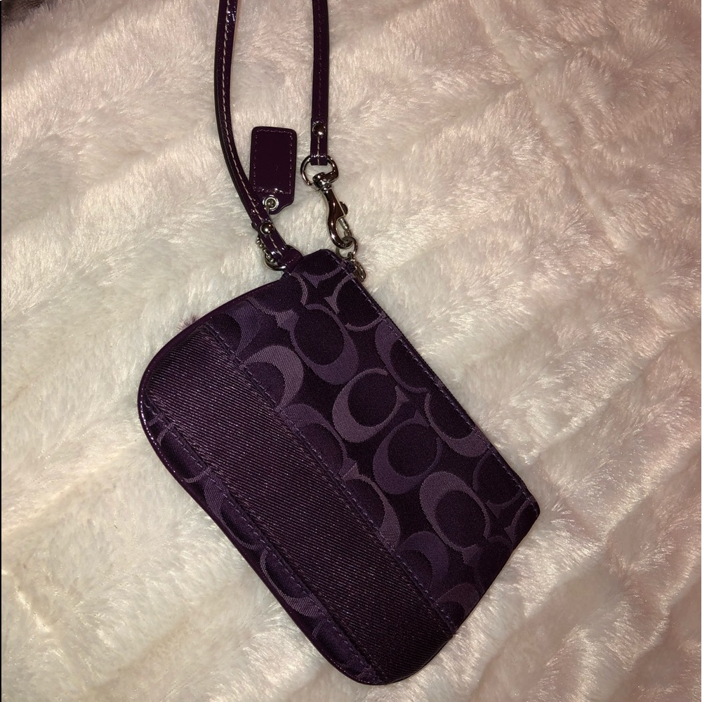 Small purple coach wristlet - Picture 2 of 7
